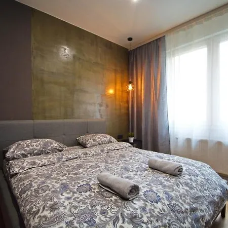Rouen Hotel *